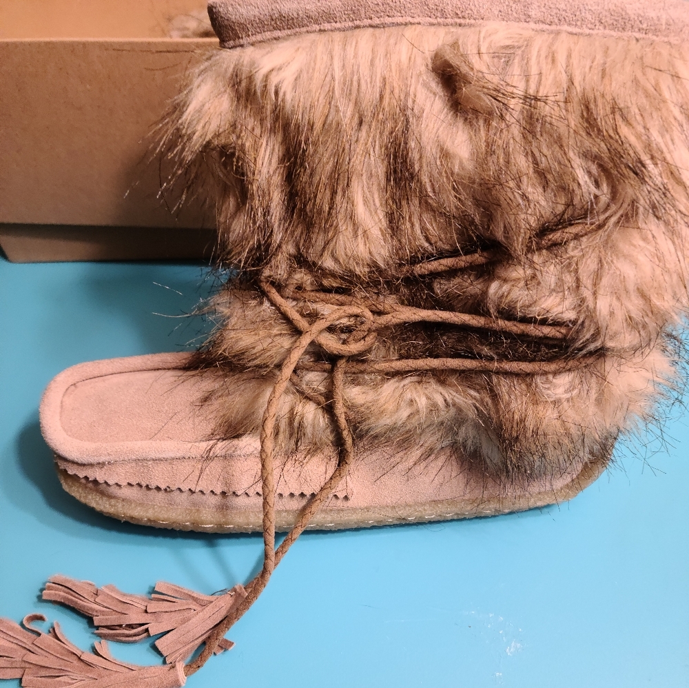 Joie Furry Boots